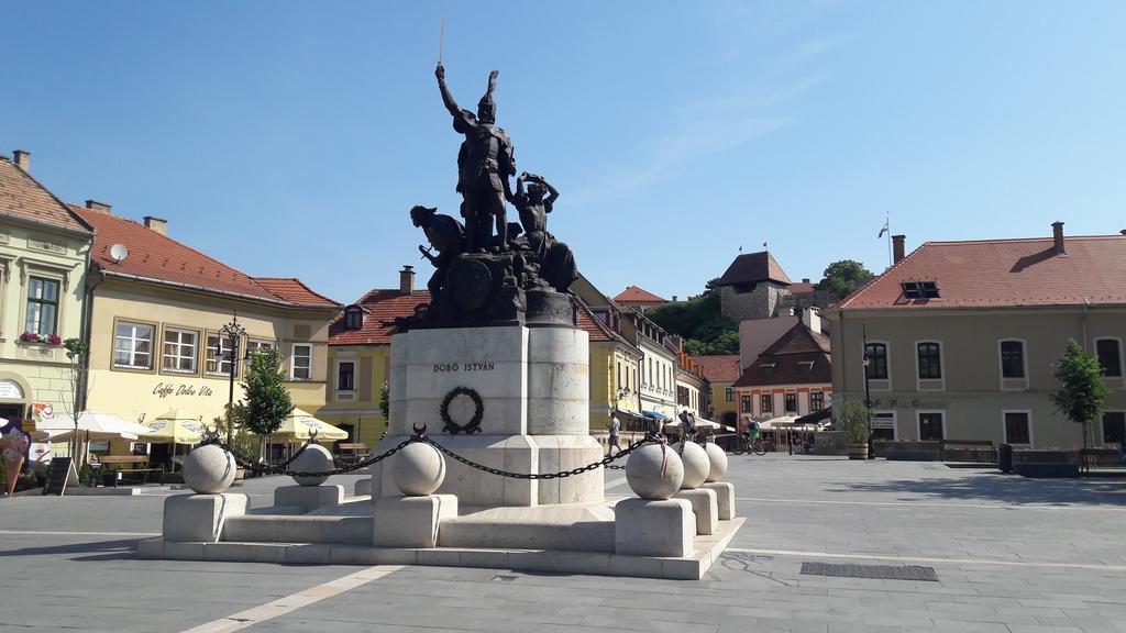 Orchidea Apartman Eger Esterno foto